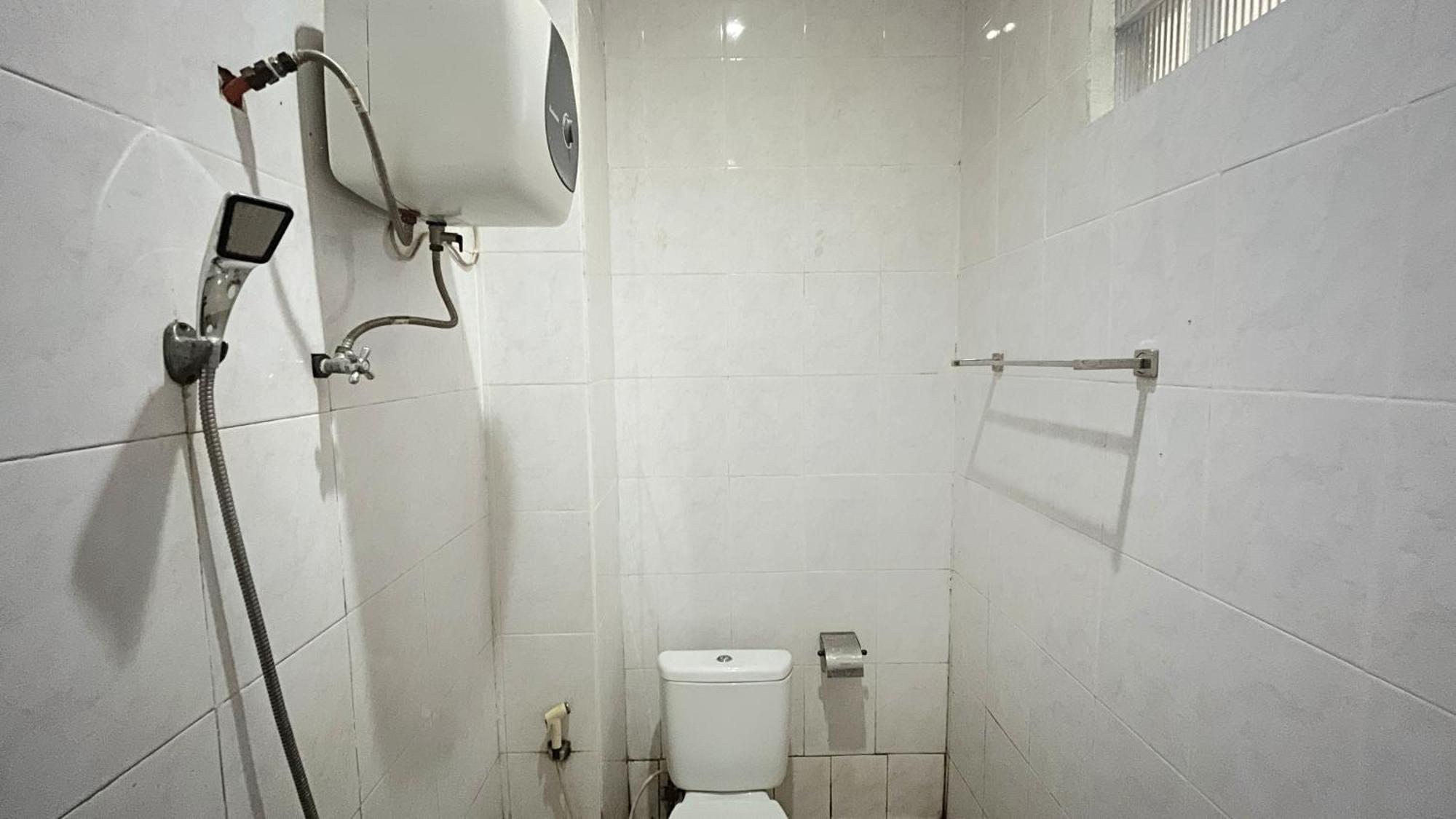 Hotel Oyo 92100 Kost Biru